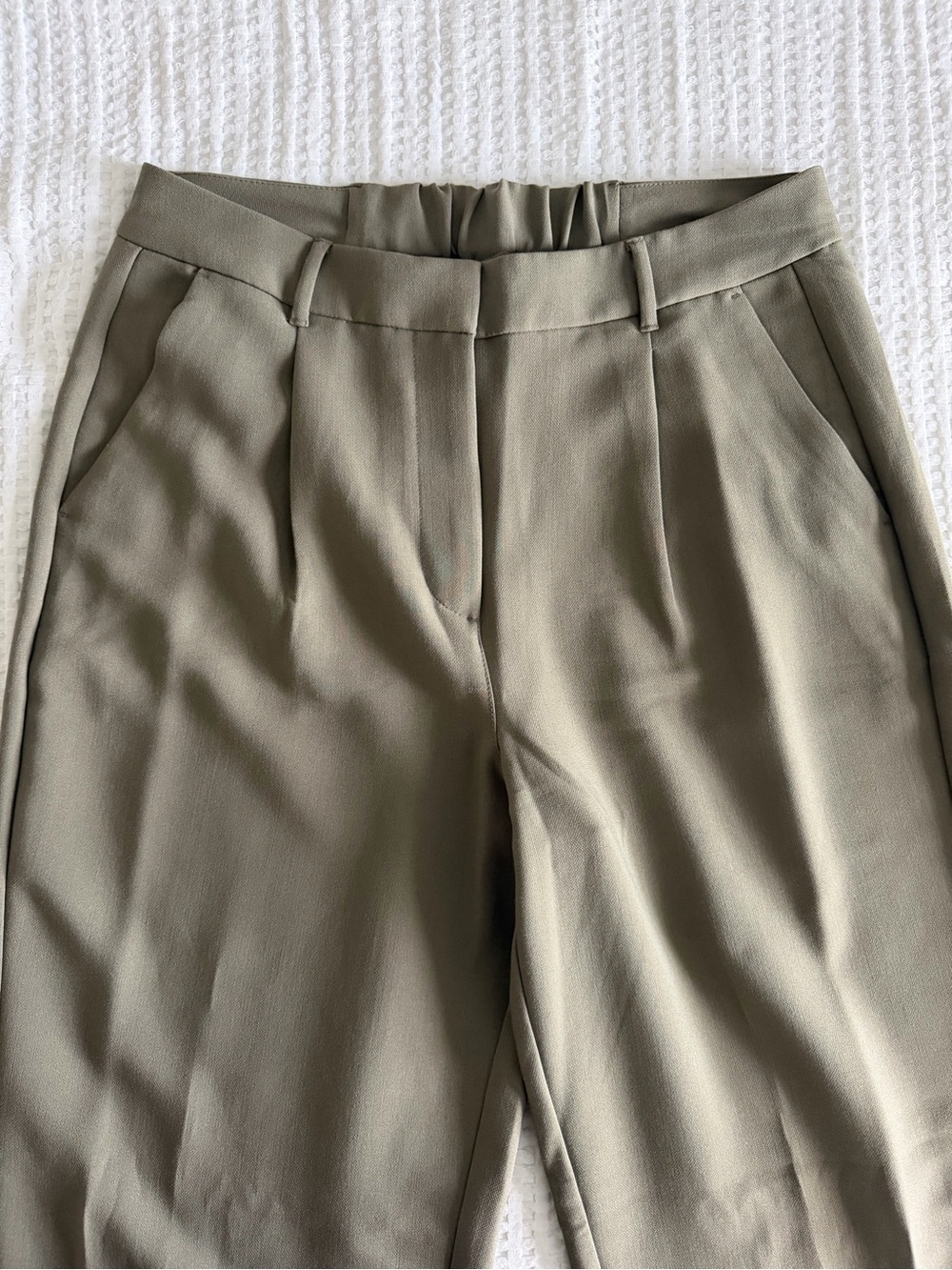 Old Navy Taylor Wide Leg Trouser - Picture 4 of 8